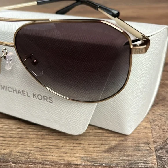 MK Aviator Sunglasses π€ Michael Kors New Chelsea - Picture 7 of 7